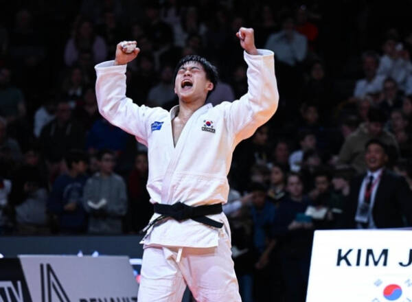 남자 유도 국가대표 김종훈(양평군청)이 3일(한국시간) 국제유도연맹(IJF) 2025 파리 그랜드슬램 남자 90㎏급 결승에서 루카 마이수라제(조지아)를 꺾은 뒤 포효하고 있다. 국제유도연맹 제공