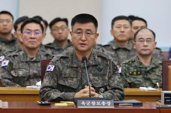 박안수 육군참모총장이 지난해 12월 10일 국회 국방위원회 전체회의에서 계엄 경위 등과 관련한 질의에 답하고 있다. 연합뉴스
