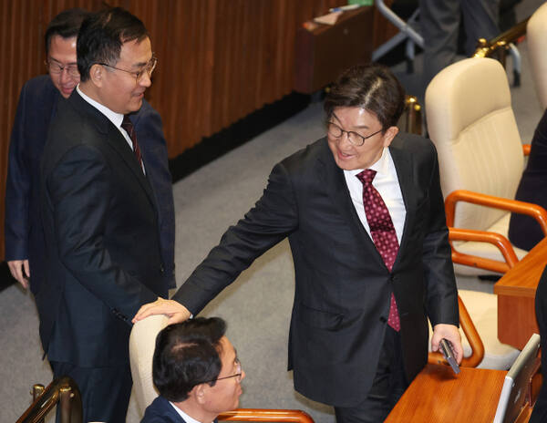 국민의힘 권성동 원내대표가 10일 서울 여의도 국회 본회의장에서 열린 교섭단체 대표연설에 참석하고 있다. 연합뉴스