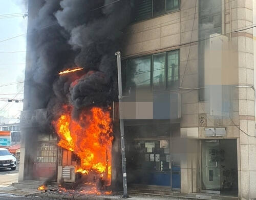 김포 사우동 상가주택 건물 화재현장. 김포소방서 제공
