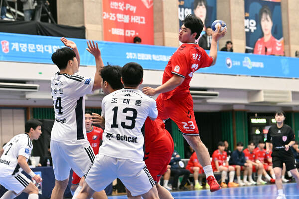 하남시청이 오는 16일 두산과의 시즌 4번째 격돌에서 득점 선두 박광순을 앞세워 첫 승리를 벼르고 있다.한국핸드볼연맹 제공