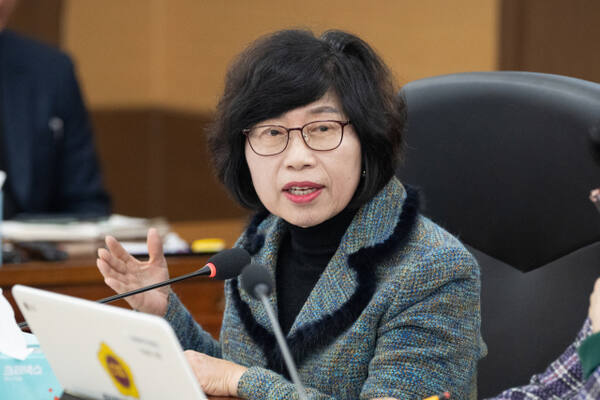 장성숙 인천시의원(더불어민주당,비례)은 13일 열린 제300회 인천시의회 임시회 문화복지위원회 3차 회의에서 “노인보호전문기관의 후원금 사용 내역 등을 철저히 살펴야 한다”고 강조했다. 시의회 제공