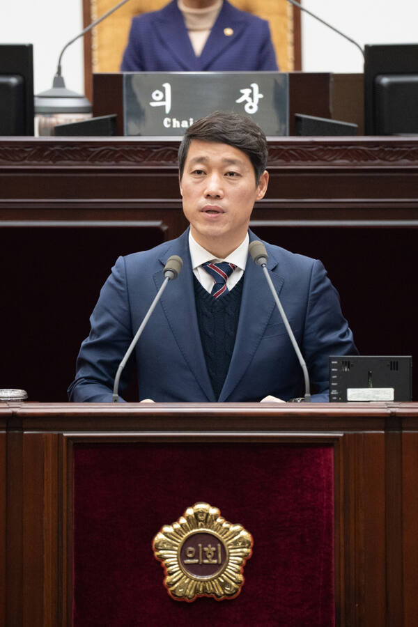 이용창 인천시의회 교육위원회 위원장이 5분 자유발언을 하고 있다. 인천시의회 제공