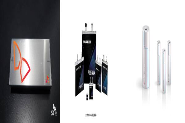 왼쪽부터 SK온의 각형 배터리, 삼성SDI의 파우치형 배터리, LG에너지솔루션의 46 시리즈 원통형 배터리. SK온·삼성SDI·LG에너지솔루션