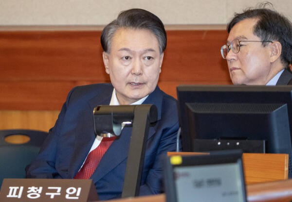 윤석열 대통령이 지난달 20일 서울 헌법재판소에서 열린 탄핵 심판 10차 변론에 출석한 모습. 연합뉴스