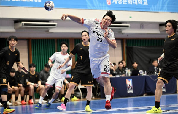2024-2025 핸드볼 H리그 남자부에서 하남시청의 첫 챔피언전 진출과 개인 4번째 득점왕, 2번째 MVP를 향해 달려가고 있는 간판 골잡이 박광순.한국핸드볼연맹 제공