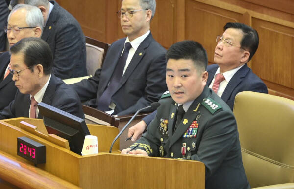 김현태 육군 특수전사령부 707특수임무단장이 지난달 6일 서울 종로구 헌법재판소에서 열린 윤석열 대통령 탄핵 심판 6차 변론에 증인으로 출석해 답변하고 있다. 연합뉴스