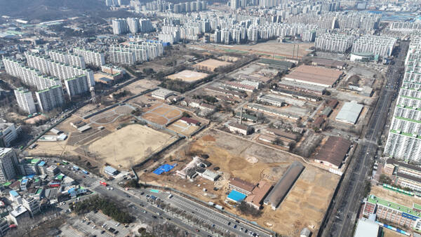 인천 부평구 산공동에 있는 옛 미군기지(캠프마켓)에 있는 근대 건축물들이 시민들을 위한 복합문화시설 등으로 탈바꿈한다. 사진은 캠프마켓 전경. 조병석기자