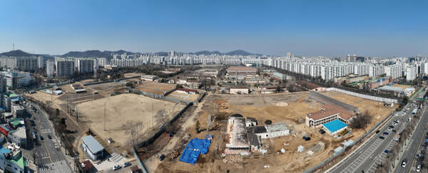 인천 부평구 산공동에 있는 옛 미군기지(캠프마켓)에 있는 근대 건축물들이 시민들을 위한 복합문화시설 등으로 탈바꿈한다. 사진은 캠프마켓 전경. 조병석기자