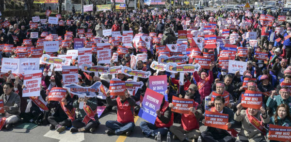 전투기 오폭사고 관련 구호 외치는 포천시민들 [포토뉴스]