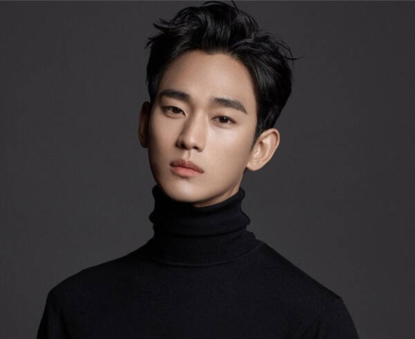 배우 김수현. 김수현 인스타그램 캡처