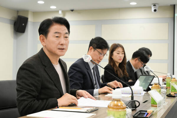 김동근 의정부시장이 지난 25일 열린 경기경제자유구역 추가 지정 후보지 선정을 위한 2차 현장심사에서 의정부에 경제자유구역 조성 필요성을 설명하고 있다. 의정부시 제공