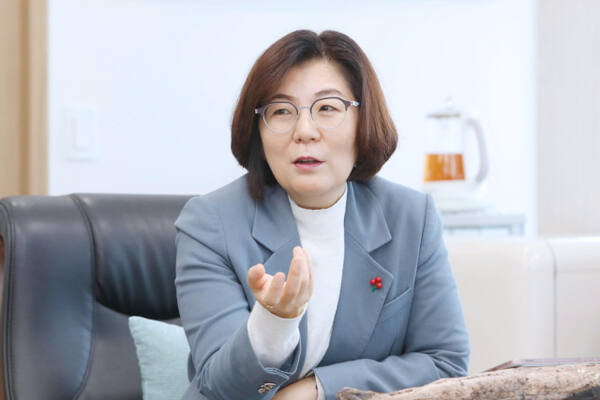김보라 안성시장이 문화도시로 활성화시켜 시민이 행복한 안성 발전을 이끌 것을 밝히고 있다. 안성시 제공