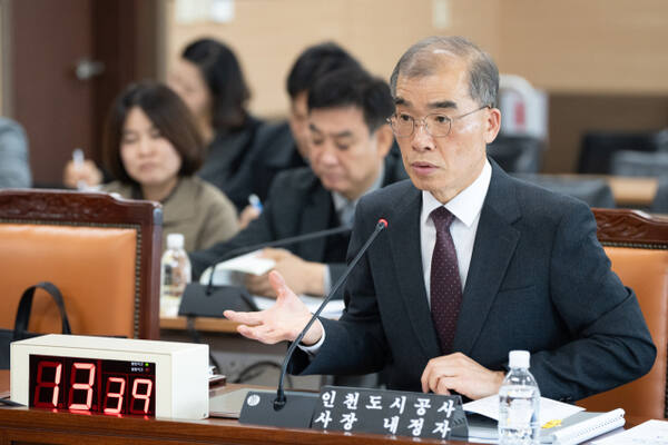 류윤기 인천도시공사 사장 내정자가 최근 인천시의회에서 열린 인사간담회에 참석해 답변하고 있다. 시의회 제공