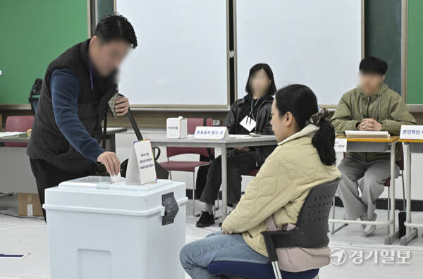 경기도의원 재보궐 선거일, 저조한 투표율 [포토뉴스]