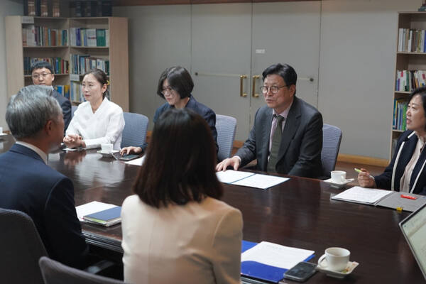 도성훈 인천시교육감이 콜롬비아 엘 카르멘 학교를 찾았다. 인천시교육청제공