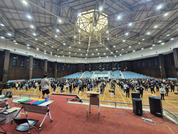 옛 경찰대학교 실내체육관에서 용인서부소방서 전 직원 대상 체력검정 평가가 진행되고 있다. 용인서부소방서 제공