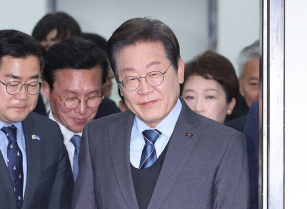 9일 서울 여의도 국회에서 열린 최고위원회의에 참석 중인 이재명 더불어민주당 대표. 연합뉴스