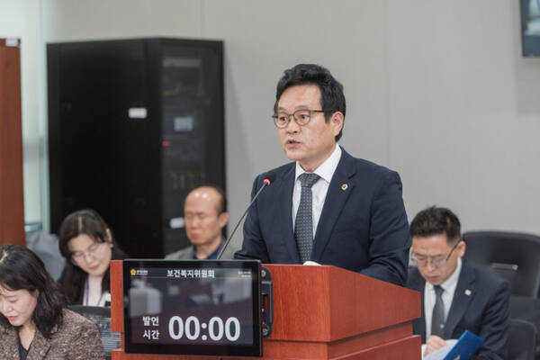 이학수 경기도의회 문화체육관광위원회 의원(국민의힘·평택5)이 대표발의한 ‘경기도 자연장 장려 및 지원 조례 일부개정조례안’이 15일 열린 제383회 임시회 제2차 본회의에서 최종 통과됐다. 경기도의회 제공