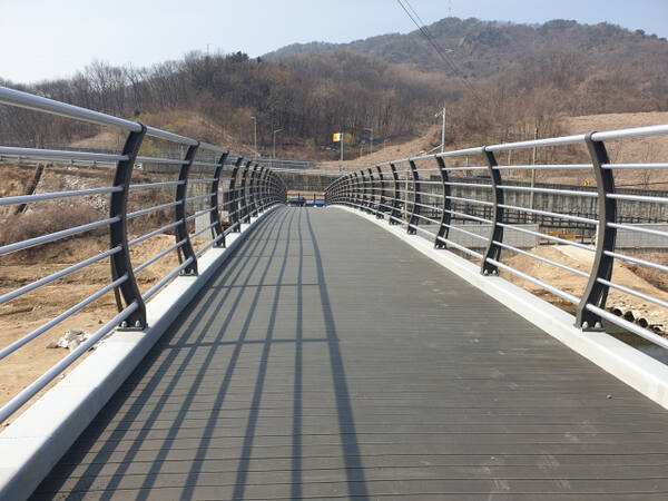 남양주시 별내면 태봉마을 일원 주민 통행을 위해 설치된 인도교. 남양주시 제공