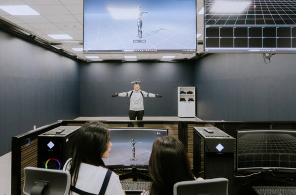 단국대 학생들이 바이오헬스플래닛에서 AI·로봇·IoT 기술을 활용한 체험을 진행하고 있다. 단국대 제공