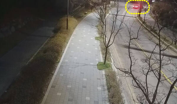지난해 4월 고양에서 발생한 보험사기 교통사고 장면이 포착된 폐쇄회로(CC)TV 영상. 일산서부경찰서 제공