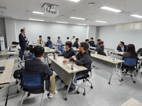 최근 용인도시공사 본사 및 미르스타디움에서 공사 관리감독자를 대상으로 ‘2025년 관리감독자 집체교육’이 진행되고 있다. 용인도시공사 제공