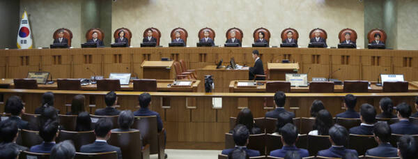 조희대 대법원장을 비롯한 대법관들이 1일 서울 서초구 대법원에서 더불어민주당 이재명 대선 후보의 공직선거법 위반 사건 상고심 선고를 위해 참석해 있다. 사진공동취재단 연합뉴스