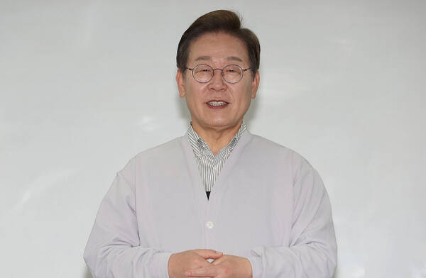 더불어민주당 이재명 대선 후보가 7일 전북 익산시 대한노인회 익산시지회에서 열린 노인회 간담회에서 인사말을 하고 있다. 연합뉴스