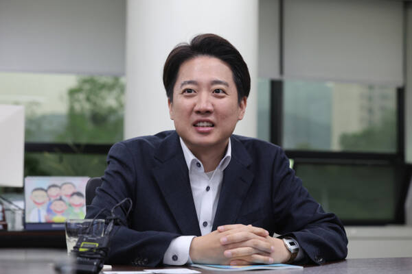 개혁신당 이준석 대선 후보가 지난 9일 서울 서초구 한국교원단체총연합회(교총)에서 강주호 교총 회장과의 면담에서 발언하고 있다. 연합뉴스