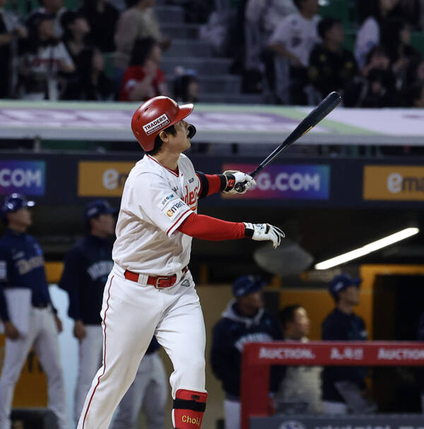 SSG 최정, KBO리그 최초 통산 500홈런 ‘폭발’