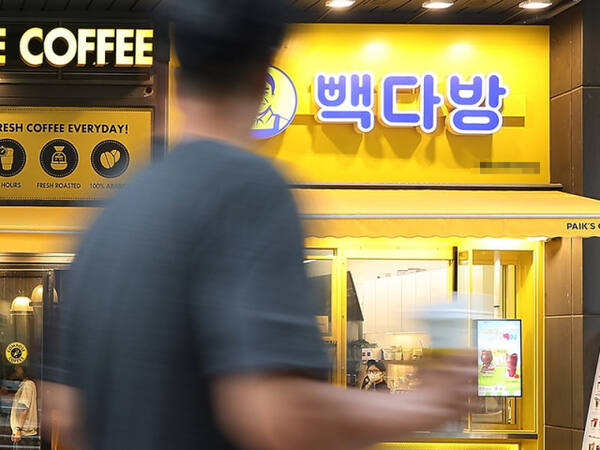 원두 값 상승에 백기 든 백종원...빽다방 음료 가격 인상