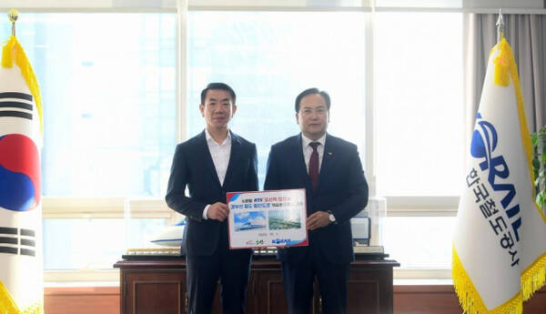 이권재 오산시장이 지난 2023년 12월 한국철도공사를 방문해 GTX-C노선 오산 연장 등을 건의하고 있다. 오산시청 홈페이지 캡처