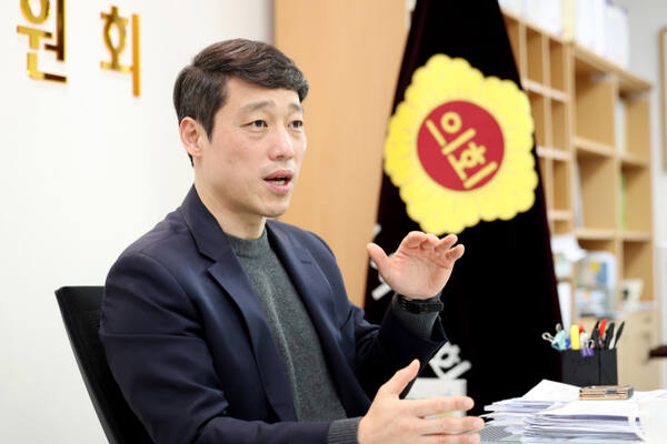 이용창 인천시의회 교육위원장(국민의힘·서구2)이 학교폭력 관련 제도적 보안 등을 강조하고 있다. 인천시의회 제공