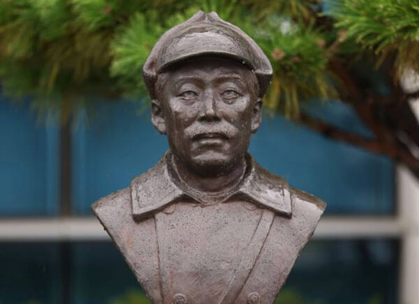 홍범도 흉상. 연합뉴스