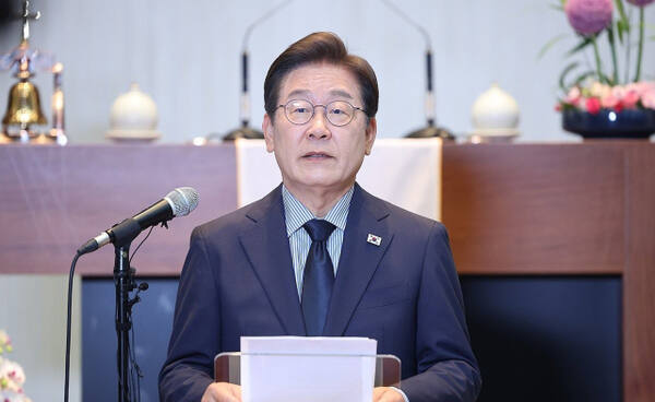 더불어민주당 이재명 대선 후보가 2일 경기 성남시 수정구 성남주민교회에서 기자회견을 하고 있다. 연합뉴스