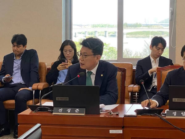 진성준 더불어민주당 정책위의장. 페이스북