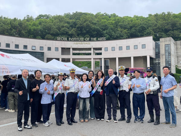 안산단원경찰서가 서울예술대와 협업을 통해 개인형 이동장치(PM)에 대한 사고예방과 경각심을 심어주기 위한 캠페인을 실시했다. 단원서 제공