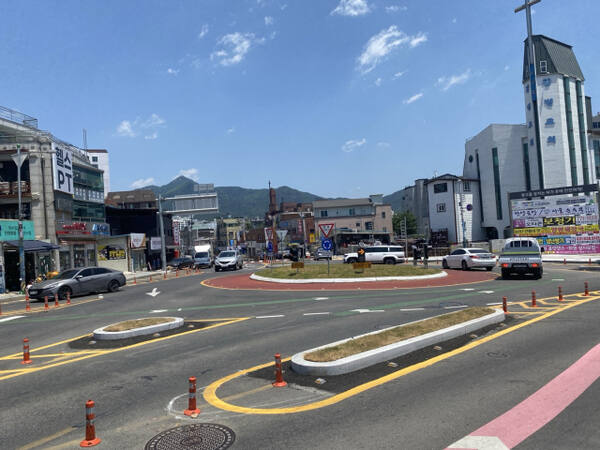 양평군 양평읍 양평대교 회전교차로 개선공사가 완료된 모습. 황선주기자