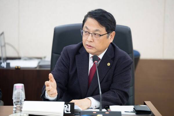 지난 2월 인천시의회에서 열린 제300회 임시회에서 김대중 시의원(국민의힘·미추홀구2)이 발언하고 있다. 시의회 제공