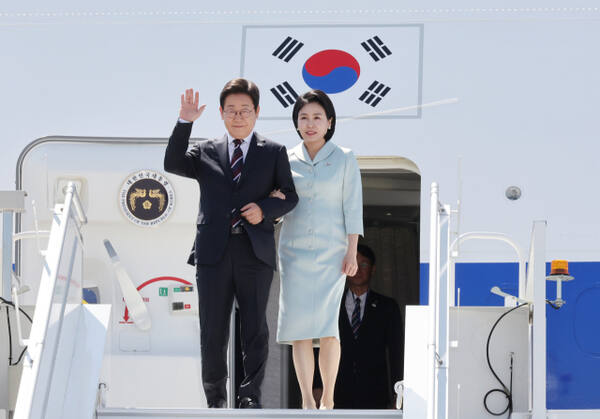 캐나다 도착한 이재명, G7 무대서 외교 복원 선언… "불리한 통상은 없다"
