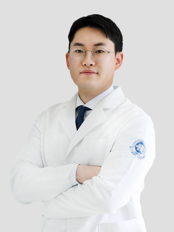척추센터 이상협 척추연구소장.