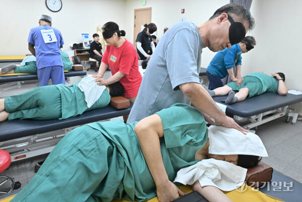 2025년도 경기도장애인기능경기대회, 맹인 안마사들의 기량 대결 [포토뉴스]
