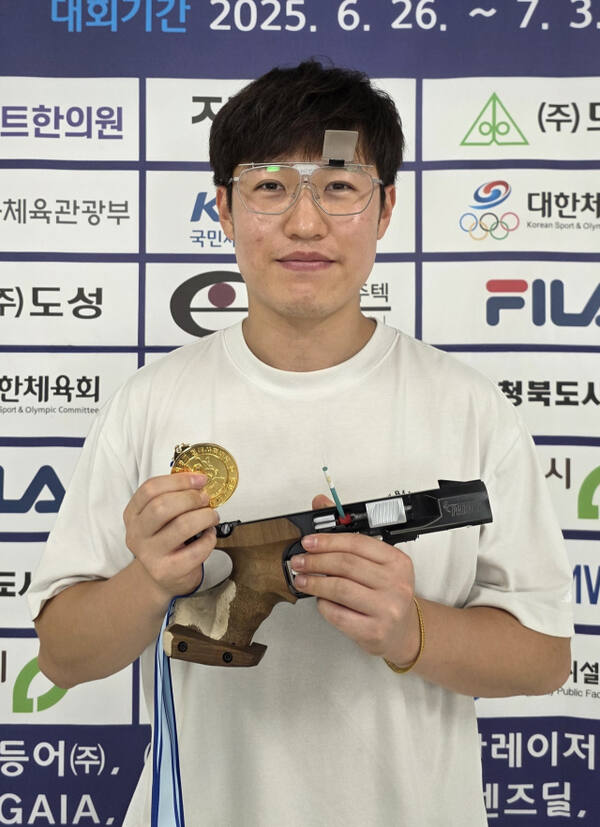 남자 일반부 센터화이어권총 시즌 3관왕 조영재.경기도청 제공