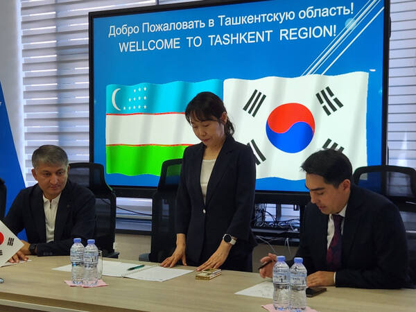 경기도 보건의료대표단이 지난 1일부터 5일까지 우즈베키스탄 타슈켄트주, 사마르칸트주를 방문해 보건의료 분야 발전을 위한 업무협약을 했다. 경기도 제공
