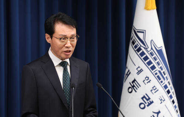 지난 7일 이규연 홍보소통수석이 용산 대통령실에서 브리핑을 진행하고 있다. 연합뉴스