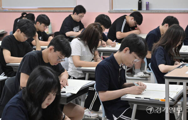 고3, 7월 전국연합학력평가 시작 [포토뉴스]