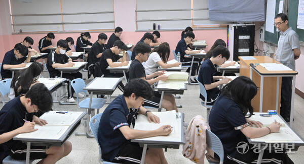 고3, 7월 전국연합학력평가 시작 [포토뉴스]