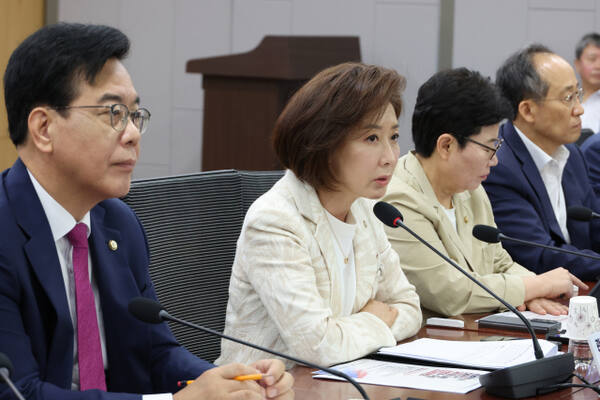 나경원 "범죄혐의자들이 국가 최고위직…아이들이 뭘 보고 배우나"