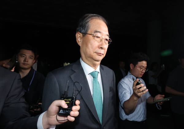 한덕수 전 국무총리가 지난 2일 서울고검에서 내란특검 조사를 받은 뒤 청사를 나서고 있다. 연합뉴스